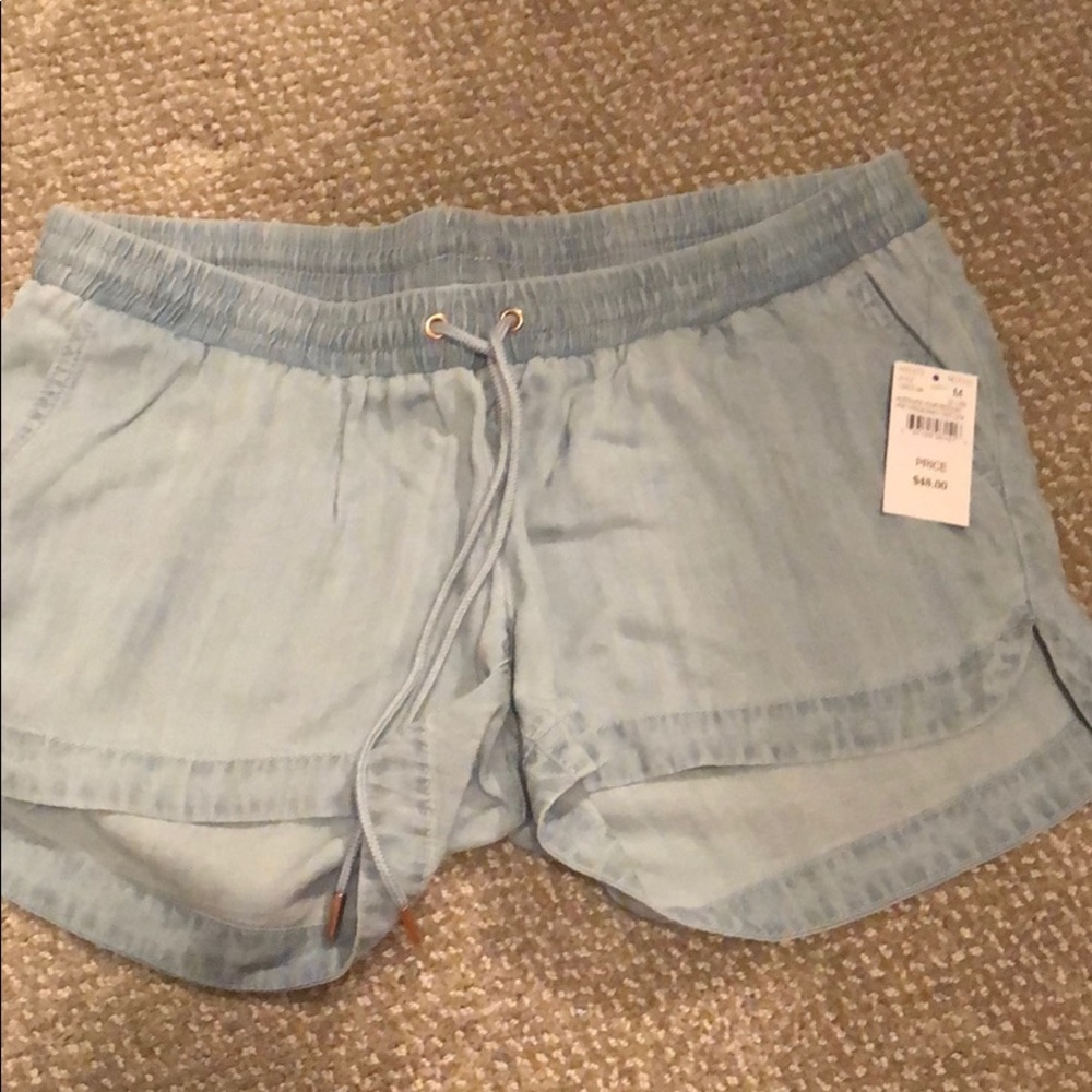 NWT Pea in the Pod Chambray Maternity Shorts
